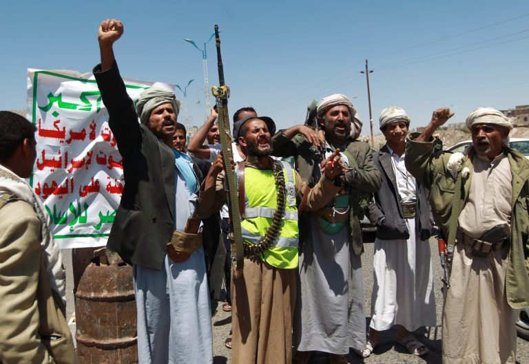 الإخوان والخراب الممنهج.. كيف زوّدوا الميليشيات ونسفوا اليمن من الداخل؟